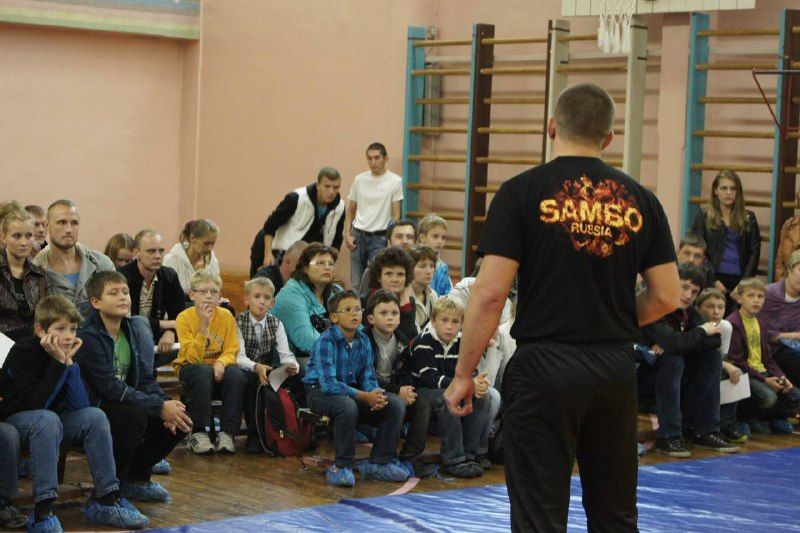 Современная история развития самбо как системы воспитания В 2012 году в гимназии №642…